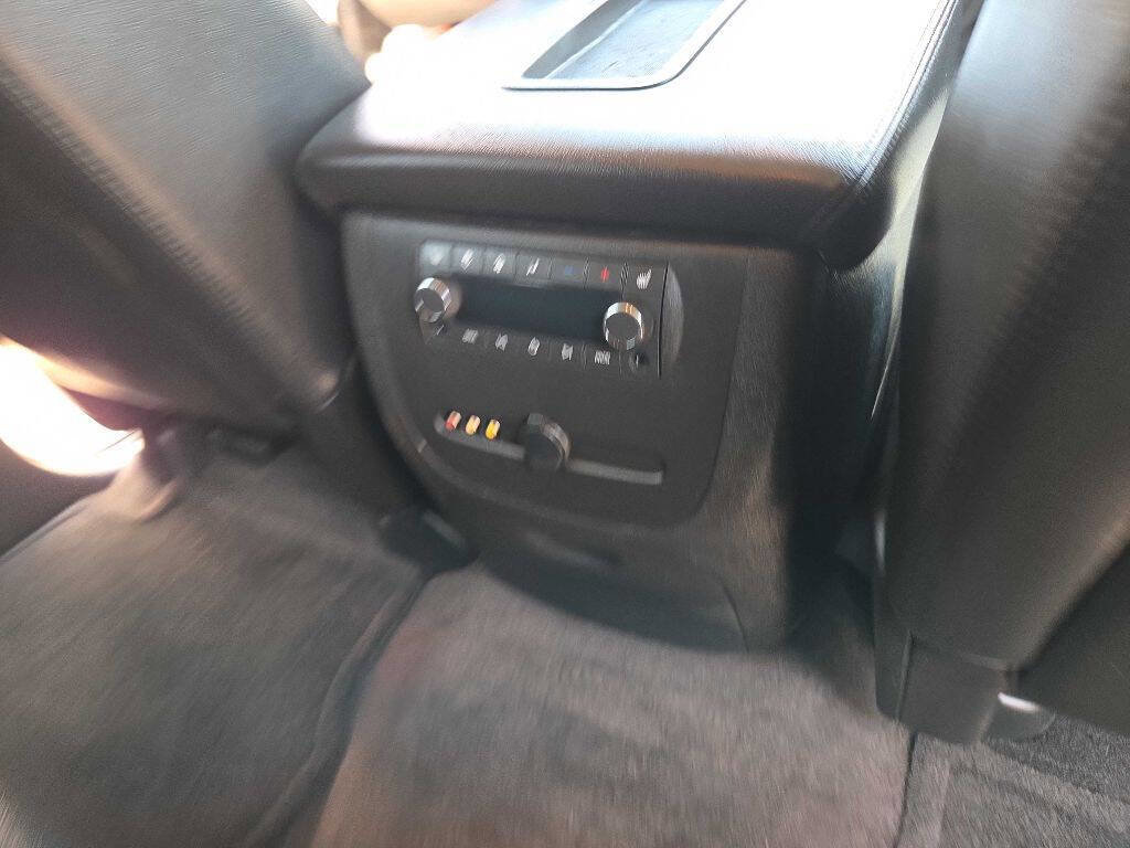 Used 2012 GMC Yukon XL SLT w/ SLT-2 Equipment Package image 33