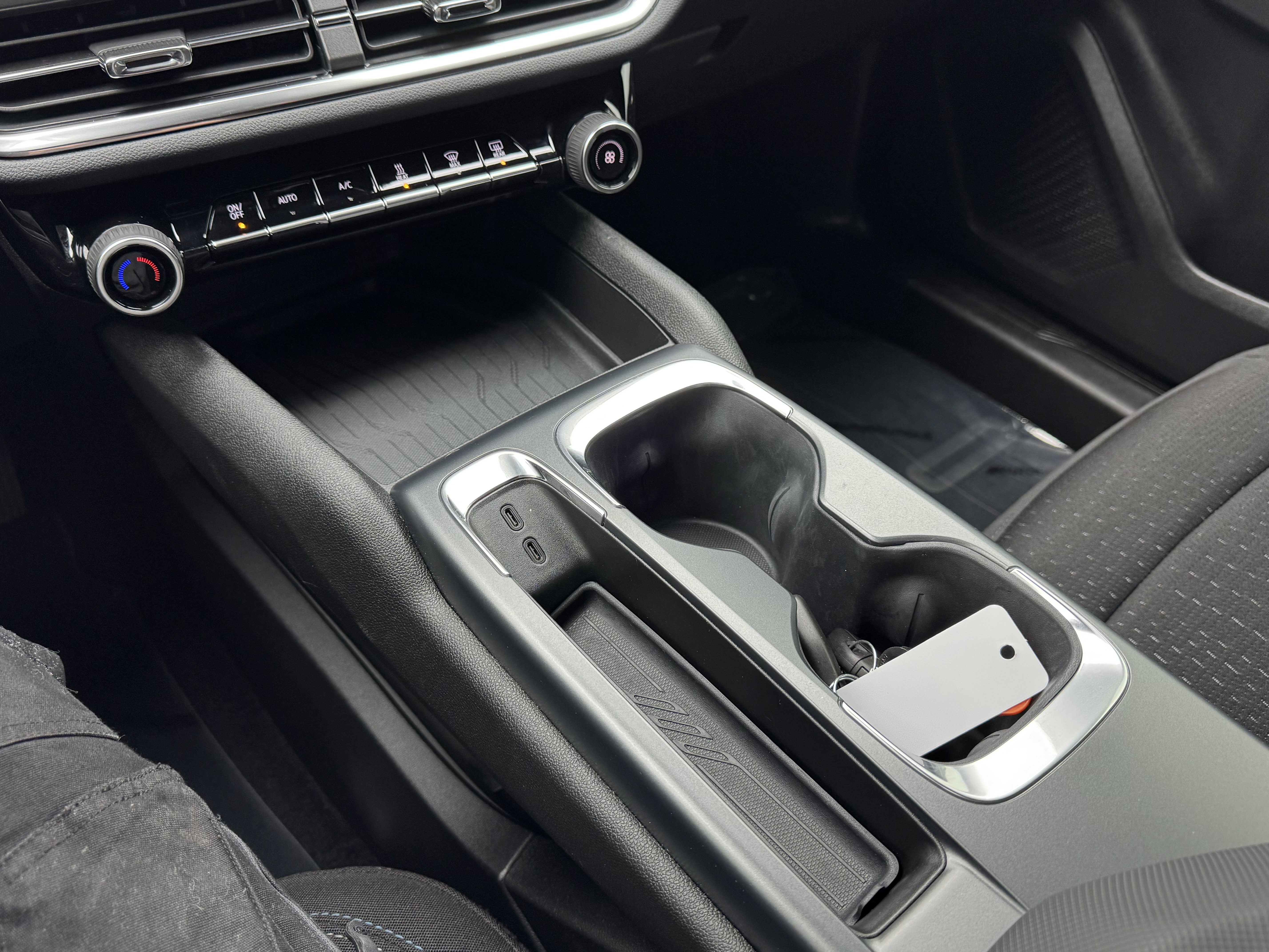 Used 2025 Chevrolet Equinox EV LT image 31