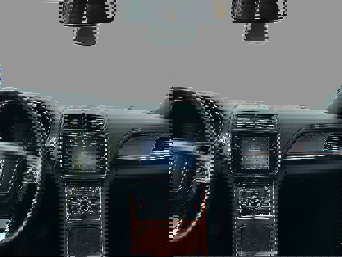 Used 2020 Lincoln Continental FWD image 38