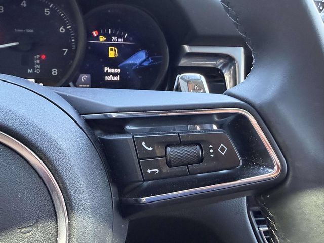 Certified 2024 Porsche Macan AWD/4WD image 30