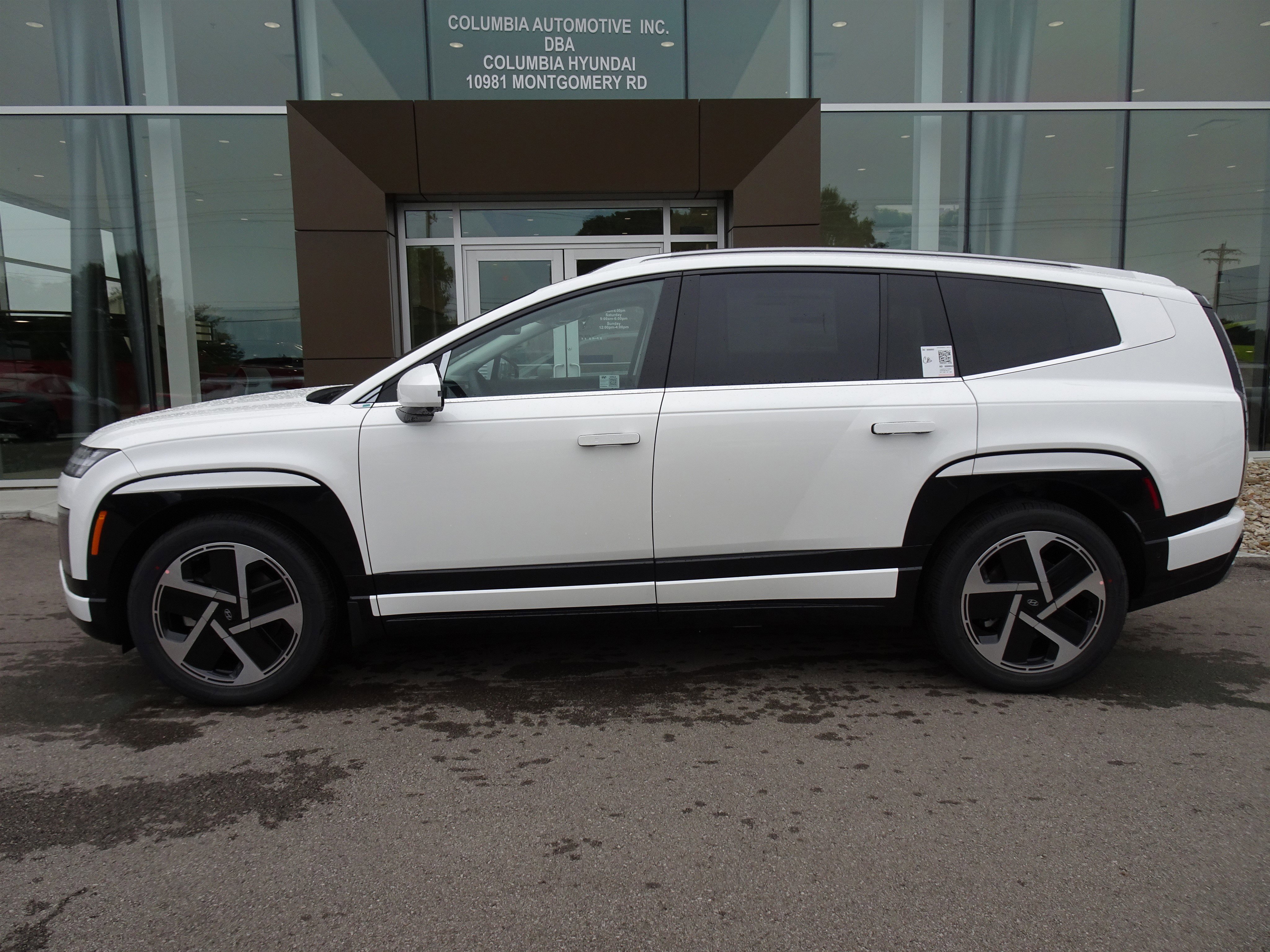 New 2026 Hyundai Ioniq 9 Limited image 2