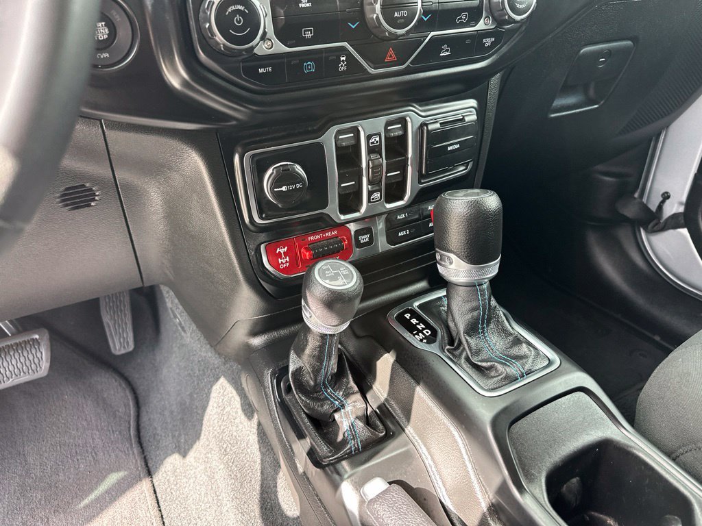 Used 2023 Jeep Wrangler Unlimited Rubicon 4xe AWD/4WD image 15