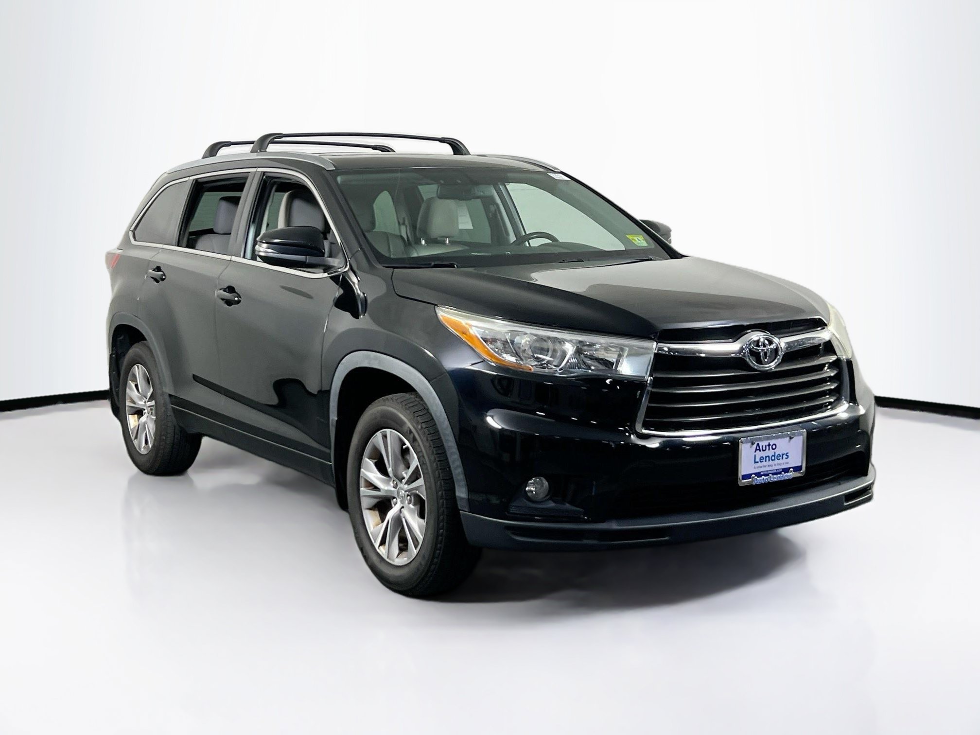 Used 2015 Toyota Highlander XLE AWD/4WD image 3