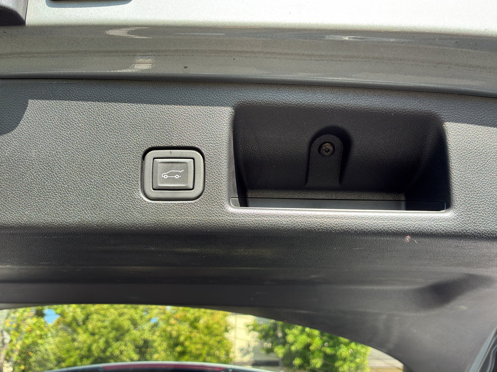 Used 2024 Chevrolet Equinox EV RS FWD image 47