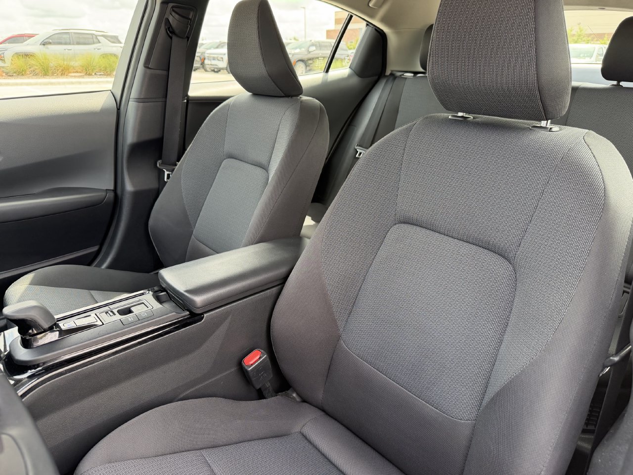 Used 2025 Toyota Prius LE FWD image 22