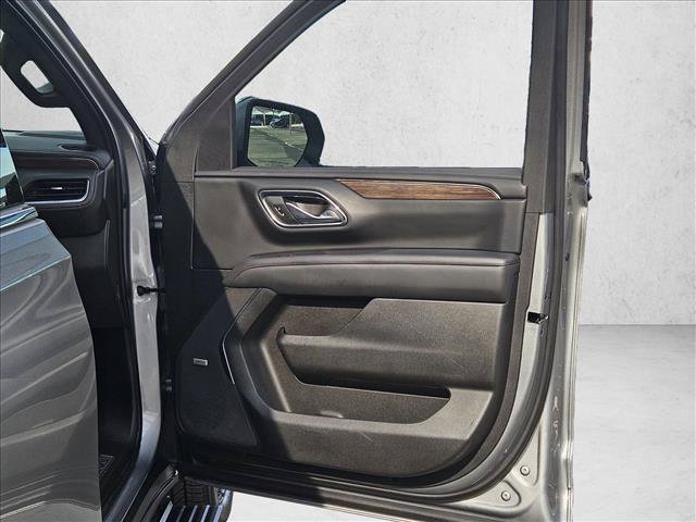Used 2023 Chevrolet Suburban High Country w/ Premium Package 2 RWD image 10