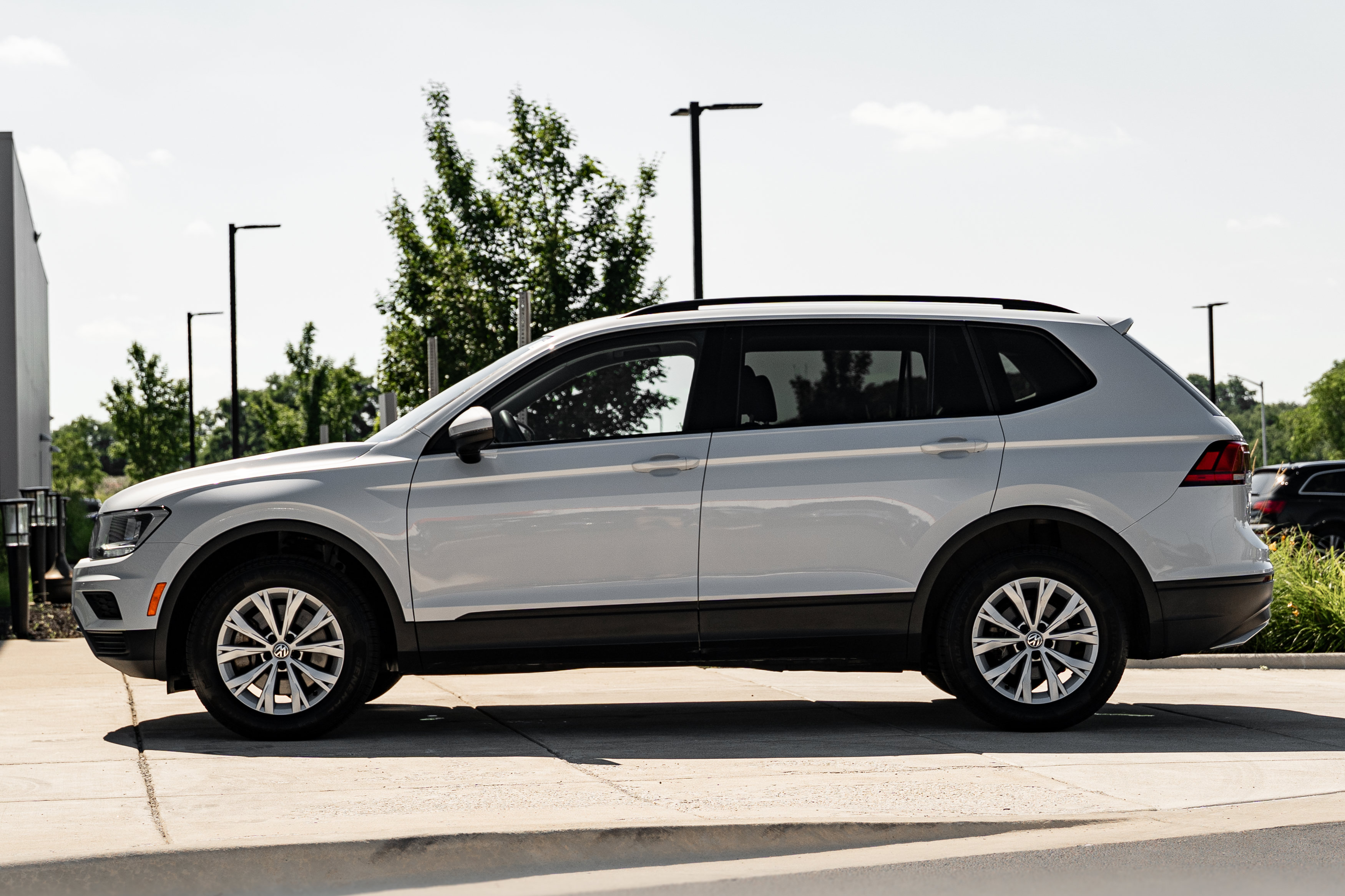 Used 2018 Volkswagen Tiguan S AWD/4WD image 6