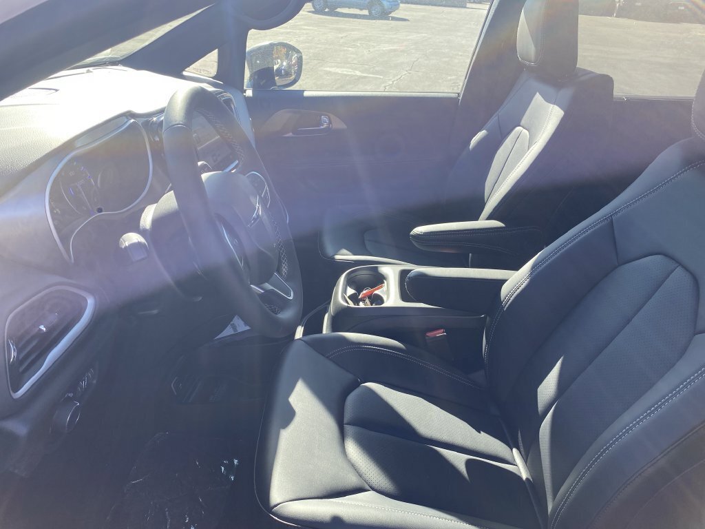 New 2026 Chrysler Voyager LX FWD image 8