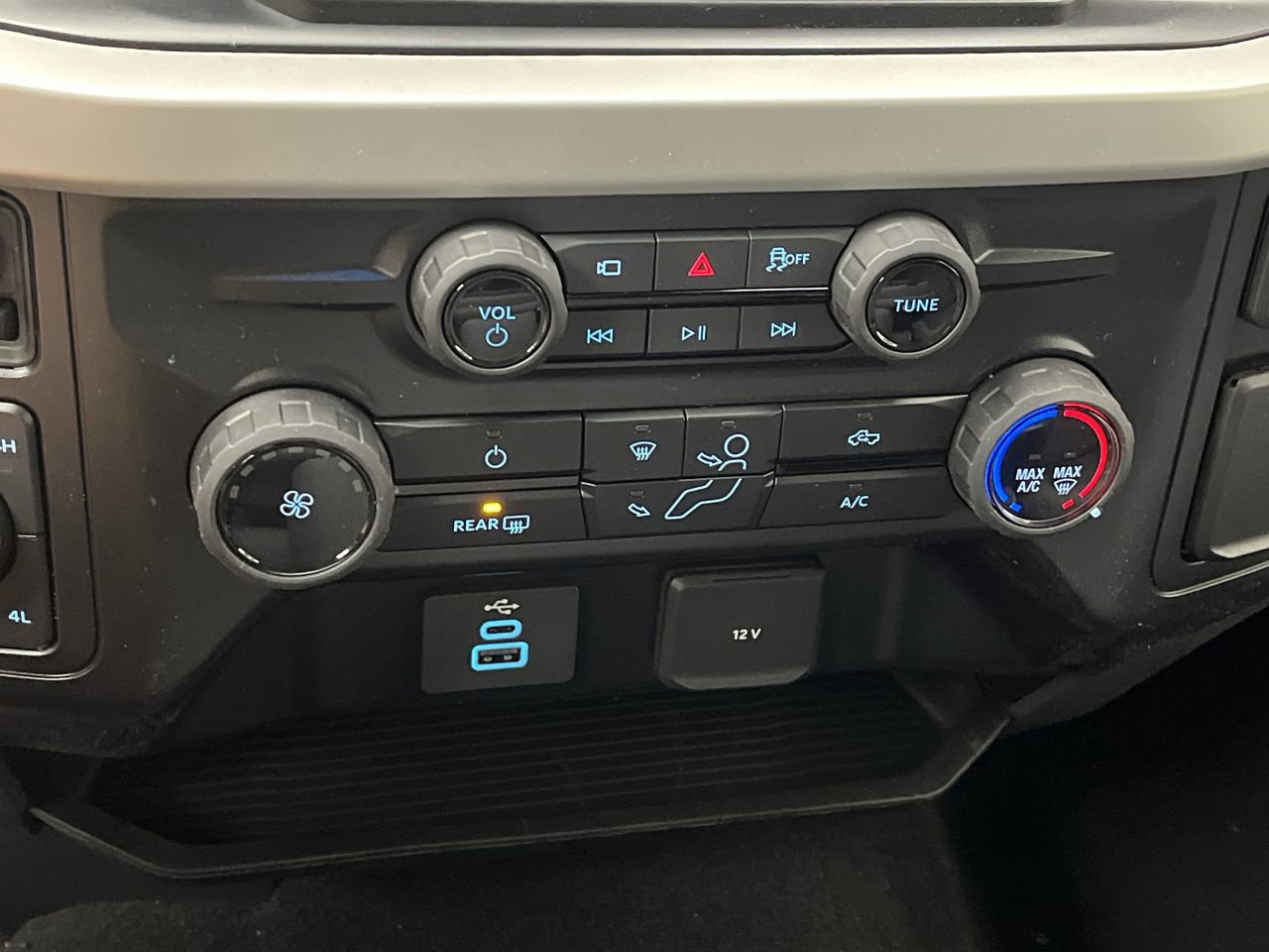 New 2025 Ford F250 XL w/ STX Appearance Package AWD/4WD image 18