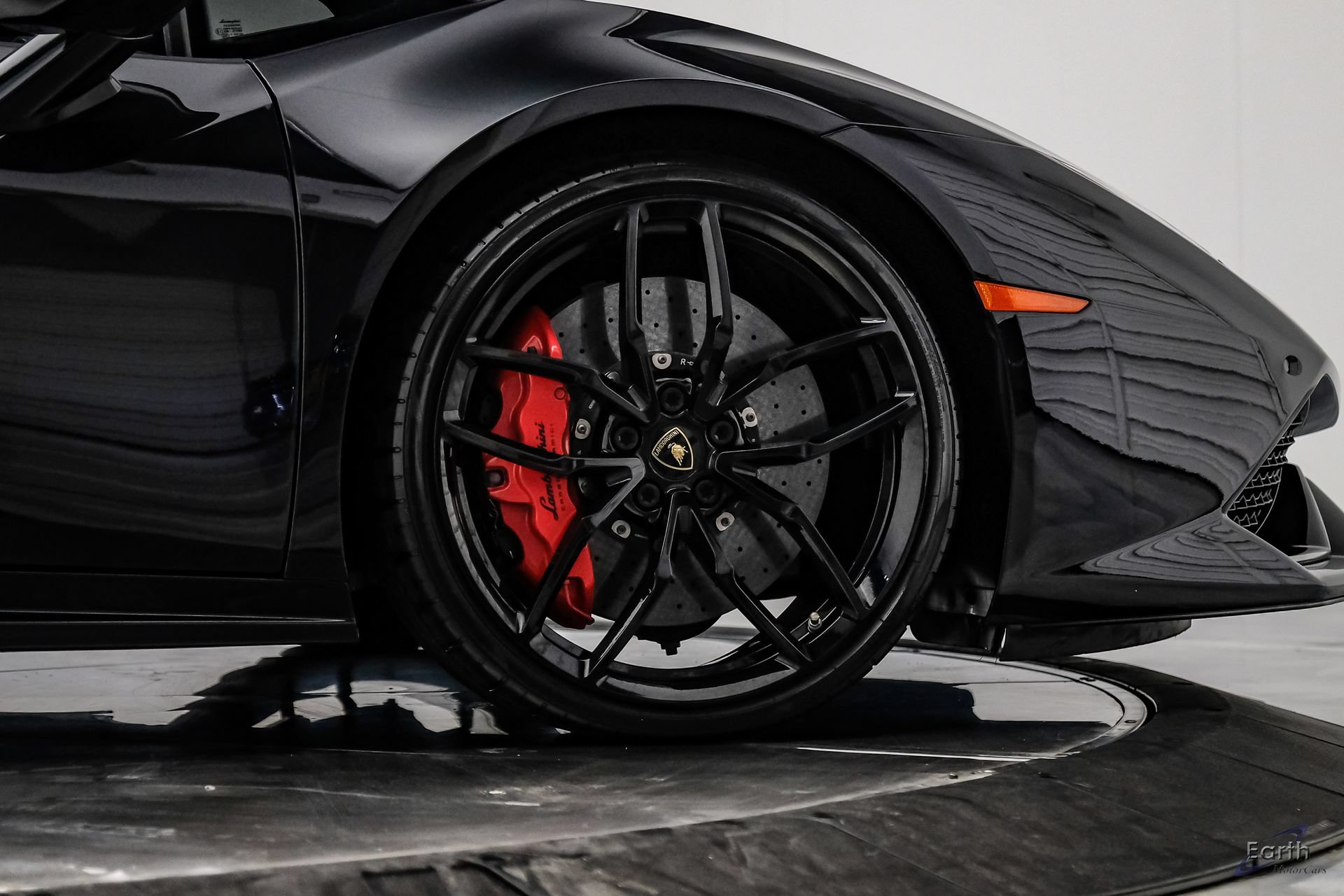 Used 2015 Lamborghini Huracan LP 610-4 AWD/4WD image 95
