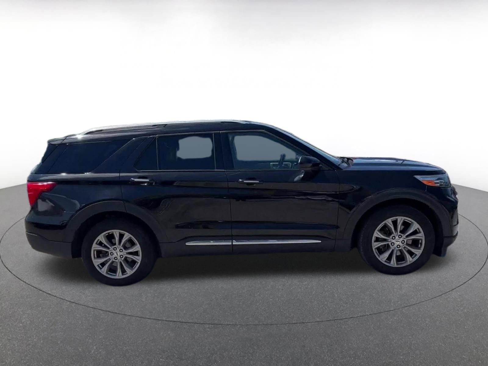 Used 2024 Ford Explorer Limited RWD image 16