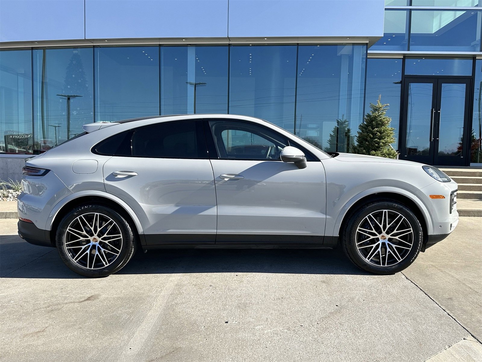 New 2026 Porsche Cayenne Coupe image 8