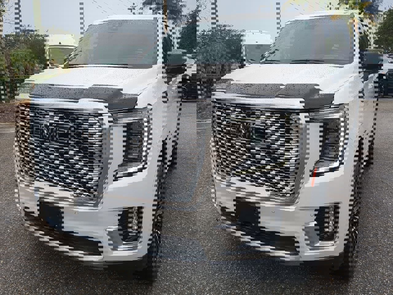 Used 2024 GMC Yukon Denali w/ Denali Reserve Package image 9