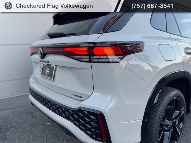 New 2026 Volkswagen Tiguan SE R-Line image 9