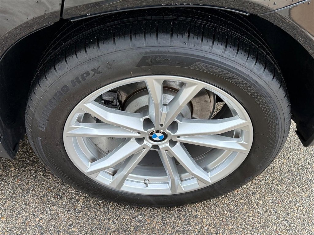 Certified 2025 BMW X3 xDrive30i w/ Premium Package image 6