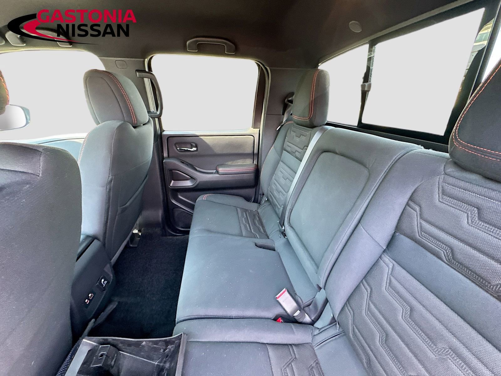 Used 2025 Nissan Frontier Pro-X w/ Pro Convenience Package image 33