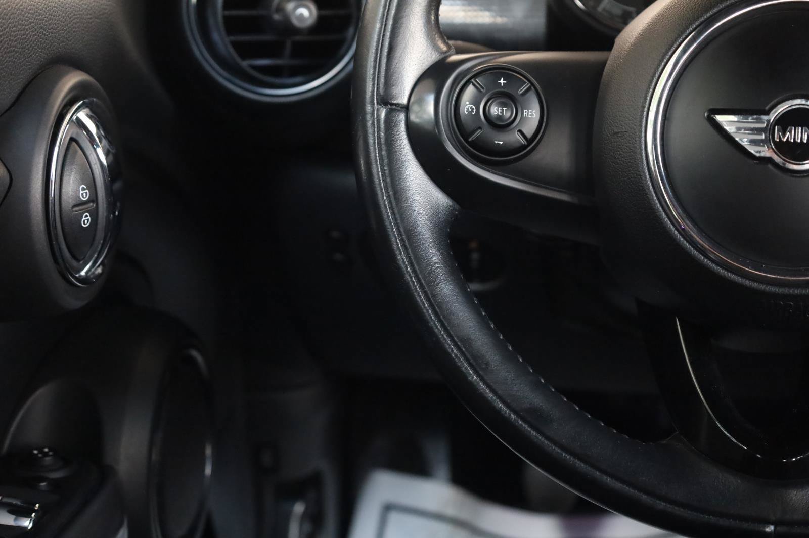 Used 2015 MINI Cooper 4-Door Hardtop FWD image 31