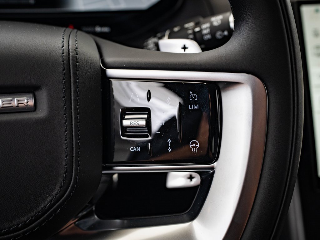 New 2025 Land Rover Range Rover SE image 27