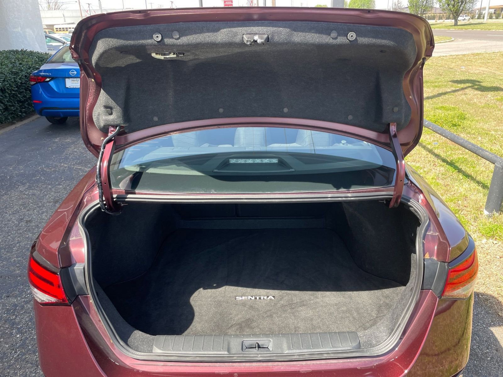 Used 2025 Nissan Sentra SV image 29