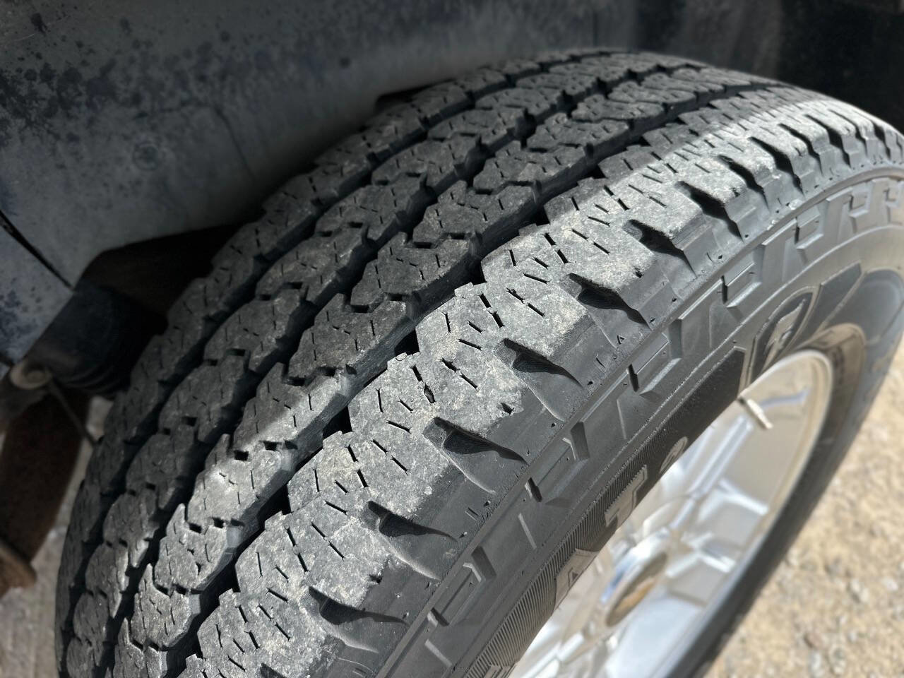 Used 2009 Chevrolet Suburban LT w/ Luxury Package image 14