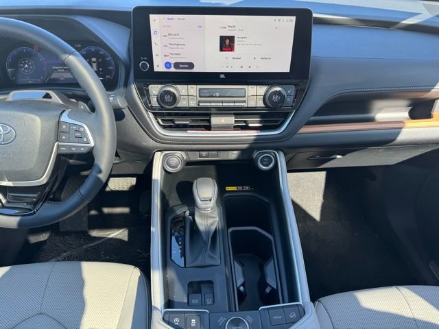 Certified 2026 Toyota Grand Highlander Platinum image 2