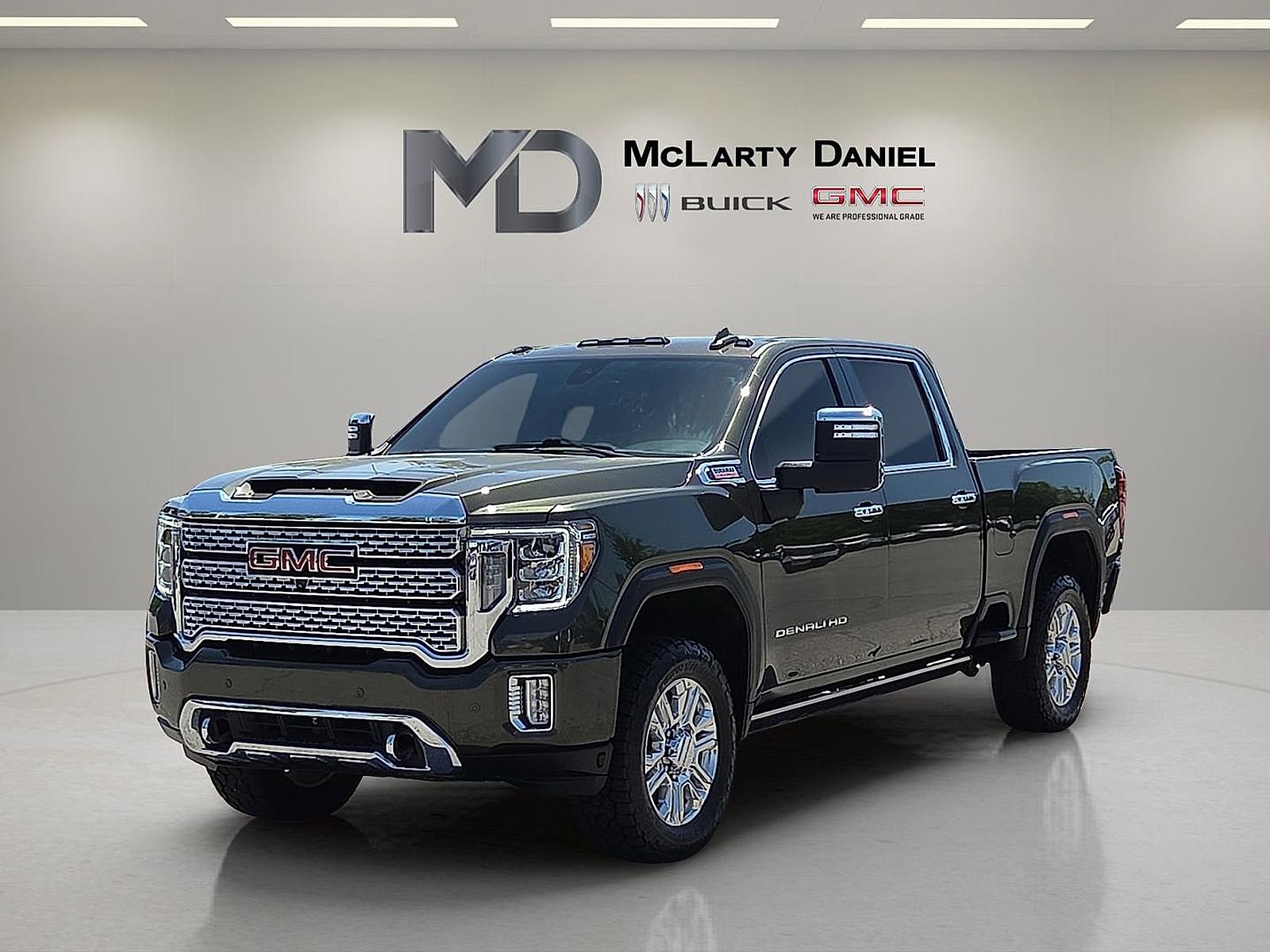 Used 2022 GMC Sierra 2500 Denali AWD/4WD image 2