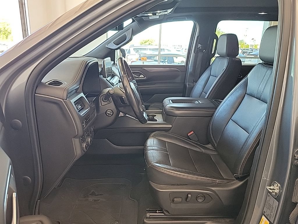 Used 2021 Chevrolet Suburban RST w/ Luxury Package AWD/4WD image 9