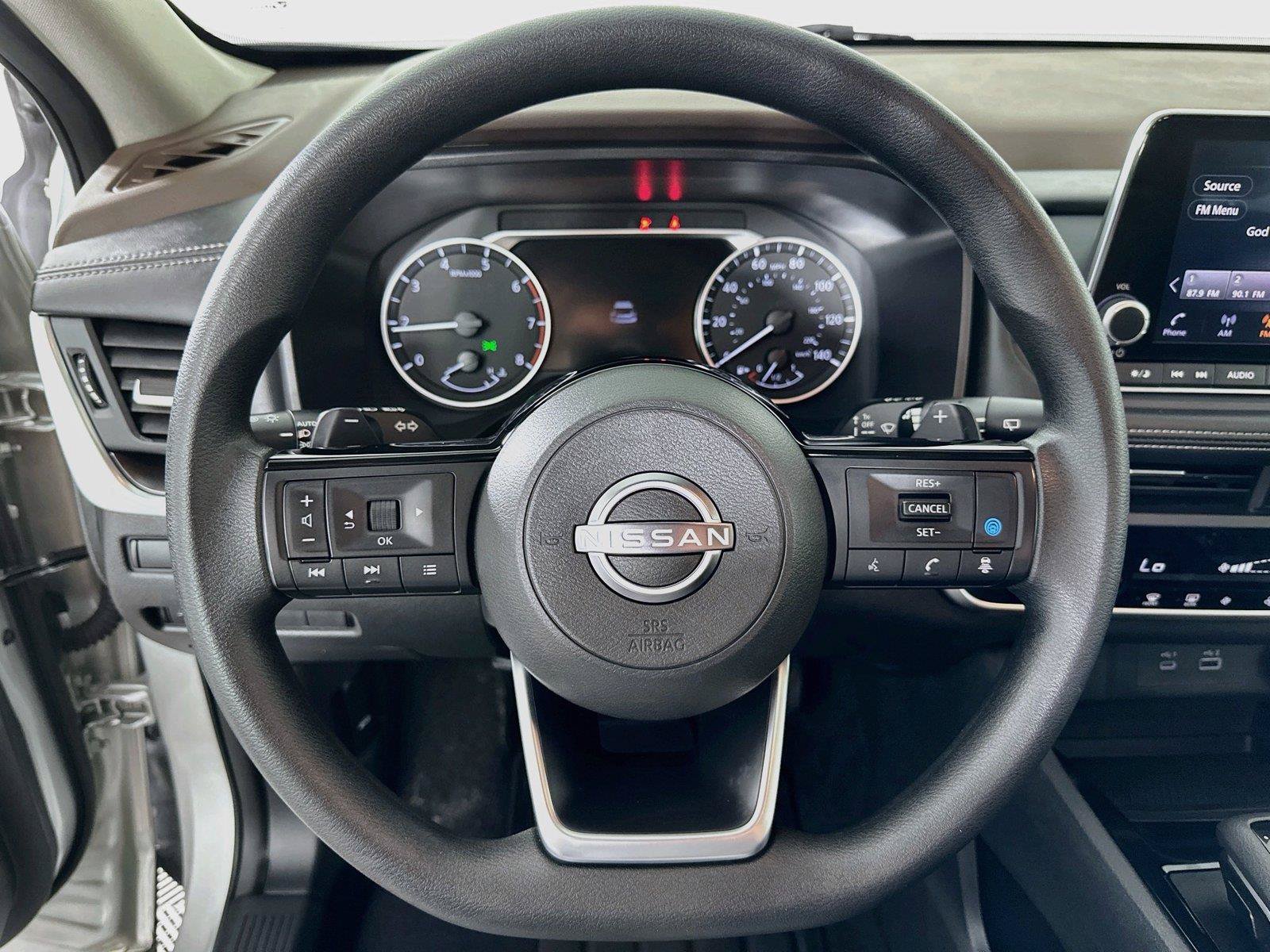 Used 2023 Nissan Rogue SV AWD/4WD image 17