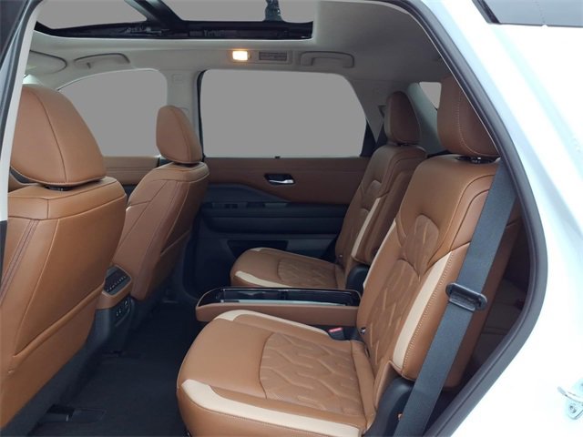 New 2026 Nissan Pathfinder Platinum image 5