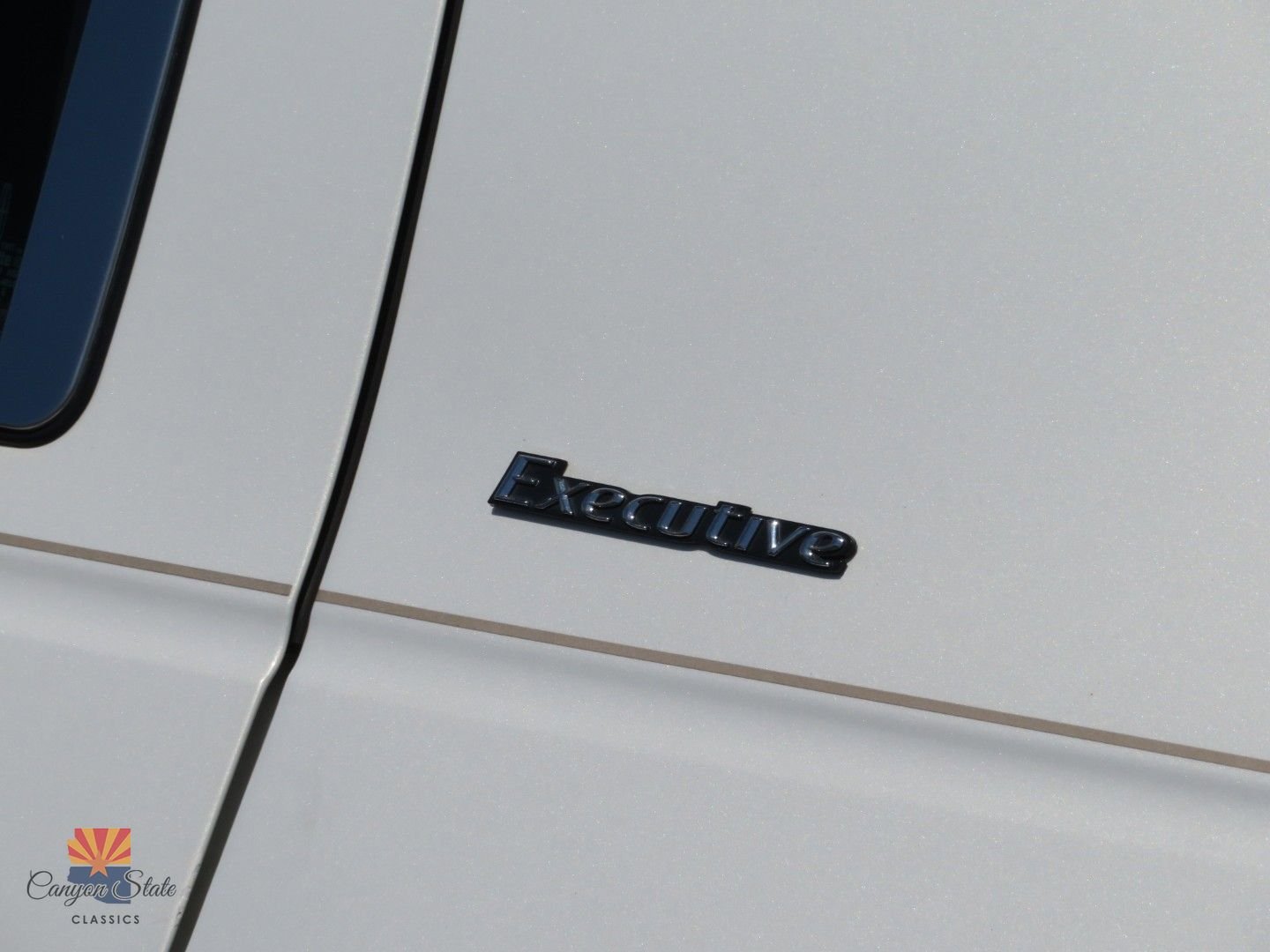 Used 2003 Lincoln Town Car Executive image 28