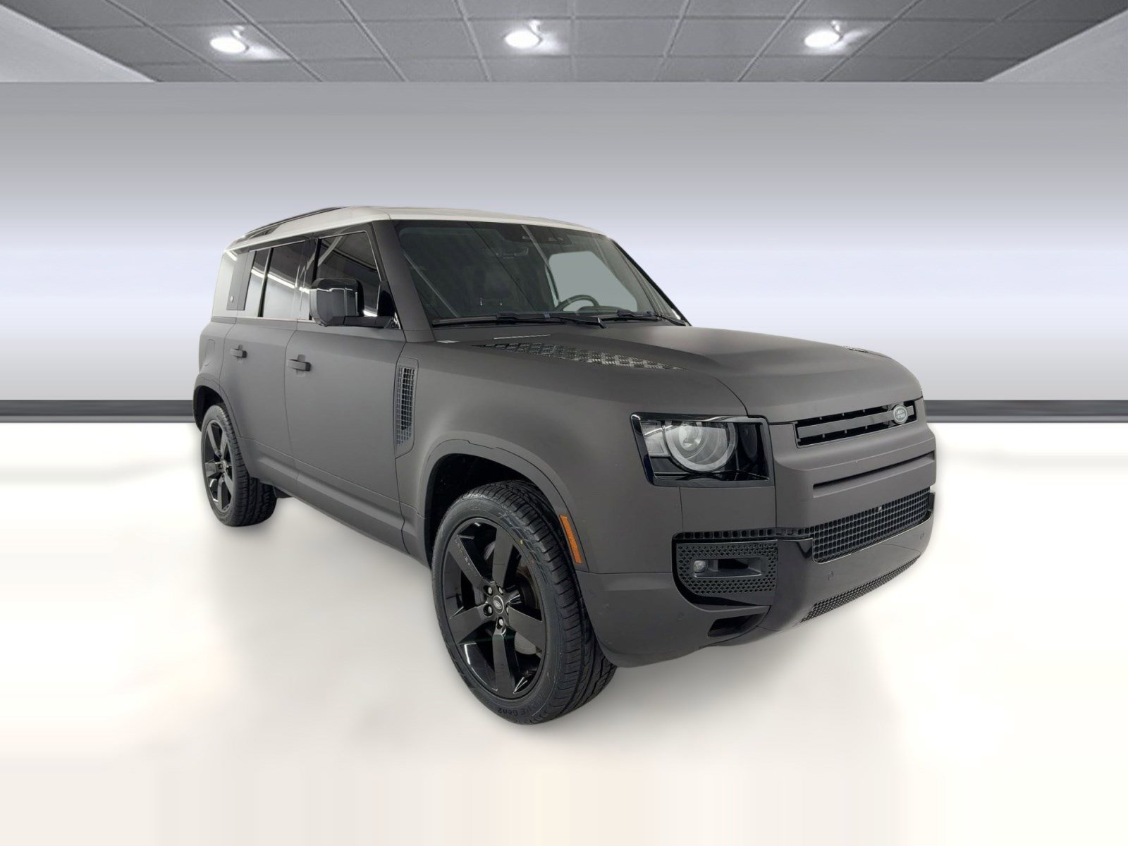 Used 2024 Land Rover Defender 110 X-Dynamic SE image 7
