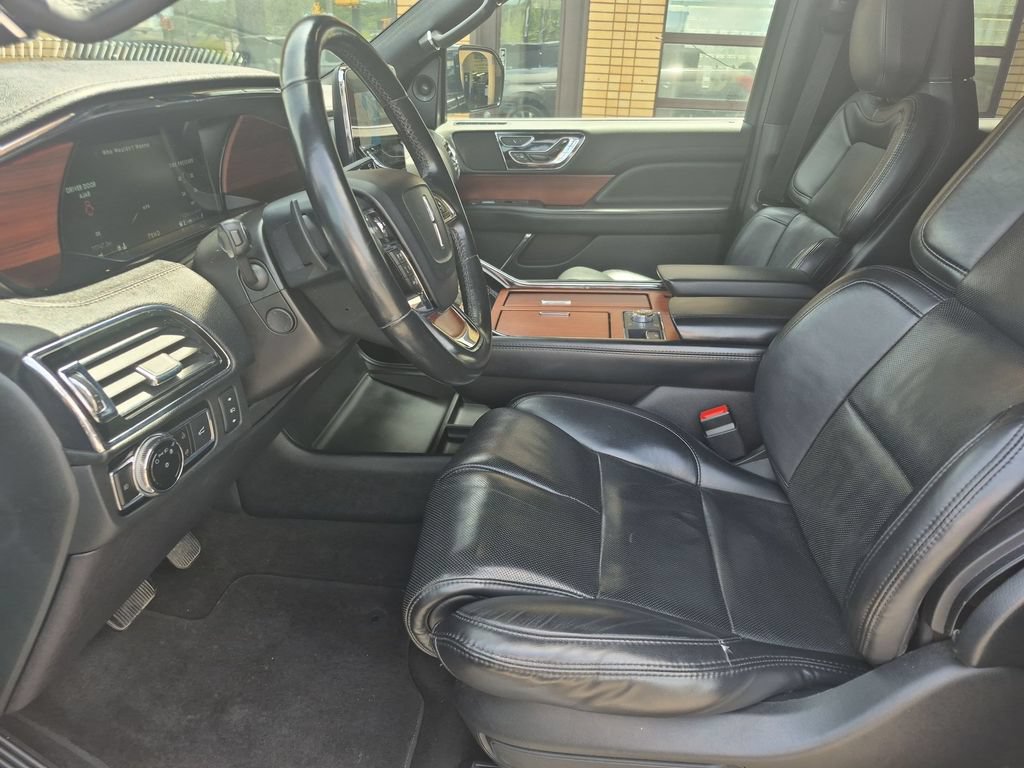 Used 2021 Lincoln Navigator Reserve AWD/4WD image 18