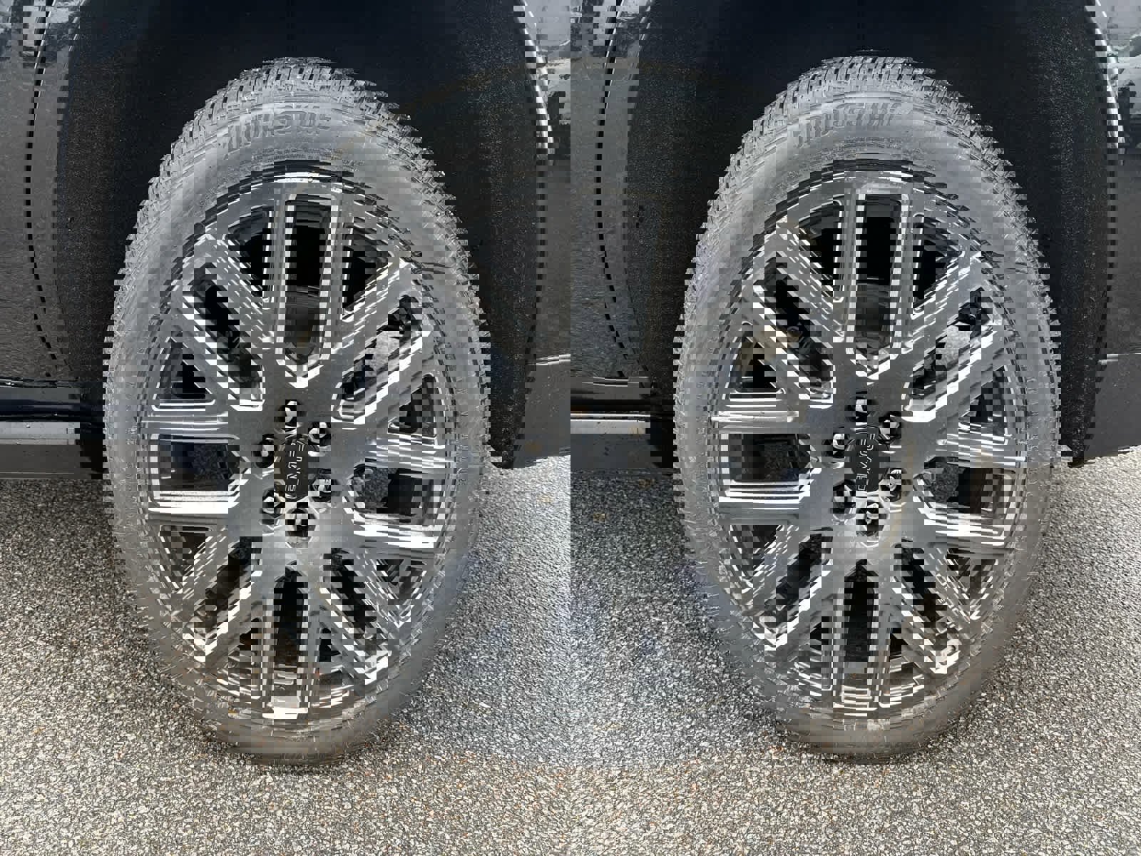 New 2026 GMC Yukon Denali Ultimate AWD/4WD image 9