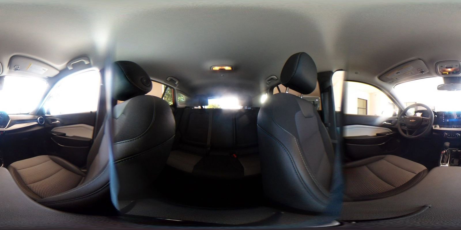 Used 2025 Chevrolet Trax LT image 36