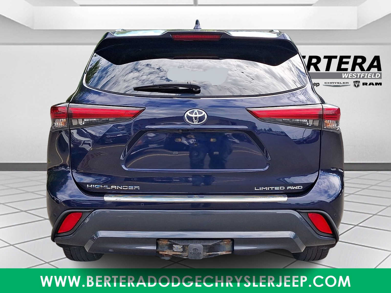 Used 2021 Toyota Highlander Limited AWD/4WD image 5
