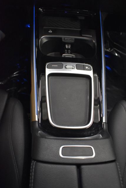 Used 2025 Mercedes-Benz GLB 250 4MATIC image 28