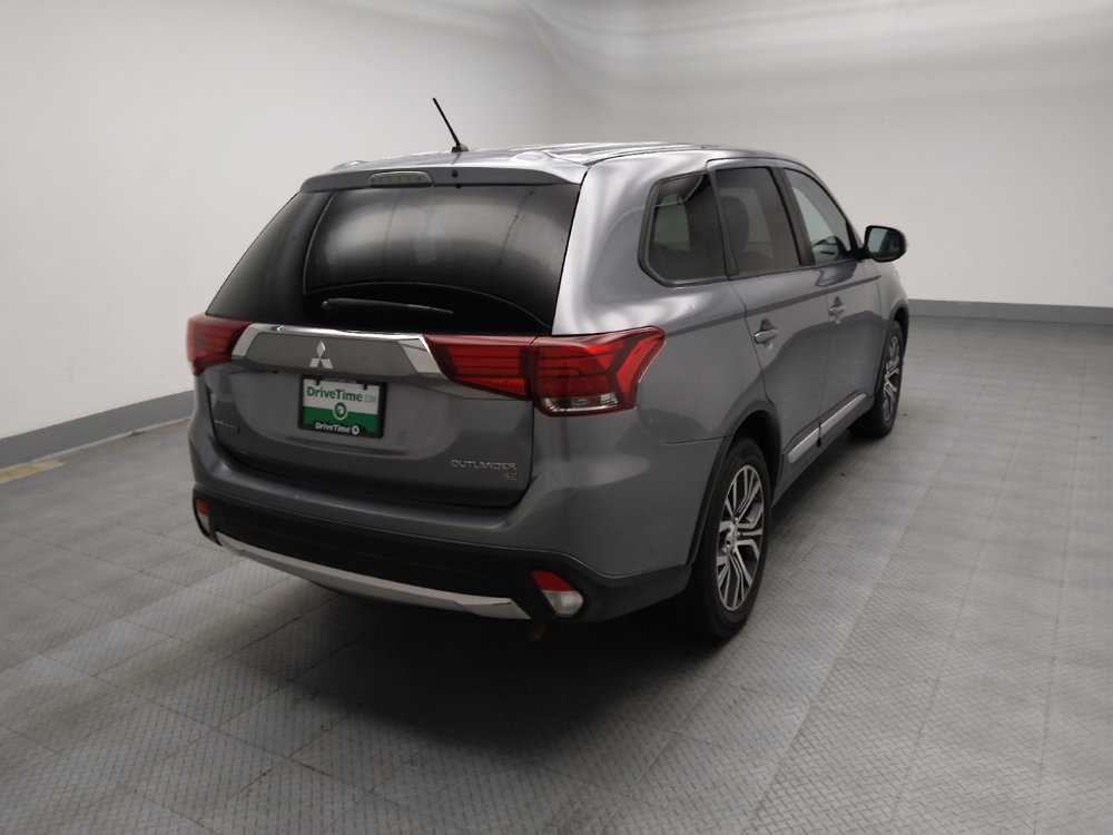 Used 2016 Mitsubishi Outlander SE image 9