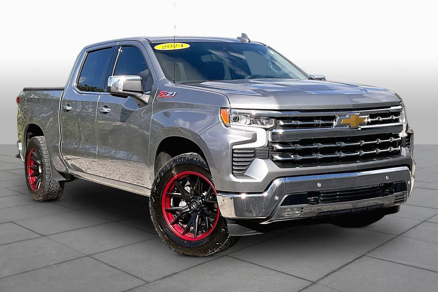 Used 2024 Chevrolet Silverado 1500 LTZ AWD/4WD image 3