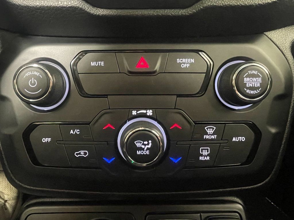 Used 2018 Jeep Renegade Limited w/ UConnect 8.4 Nav Group image 22