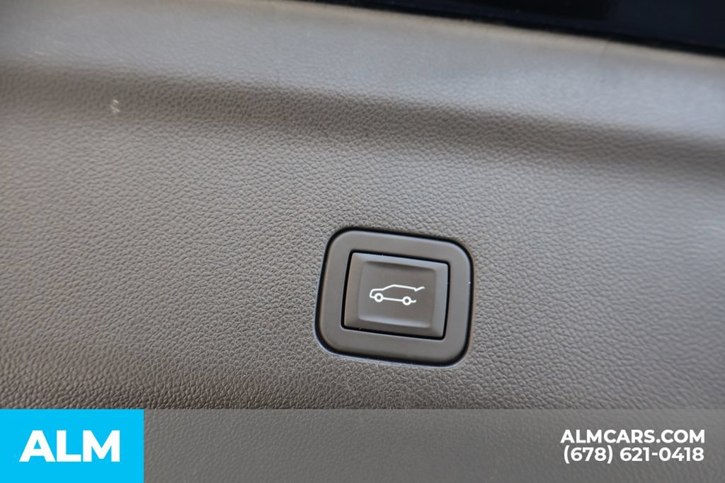 Used 2025 Chevrolet Tahoe LT RWD image 22