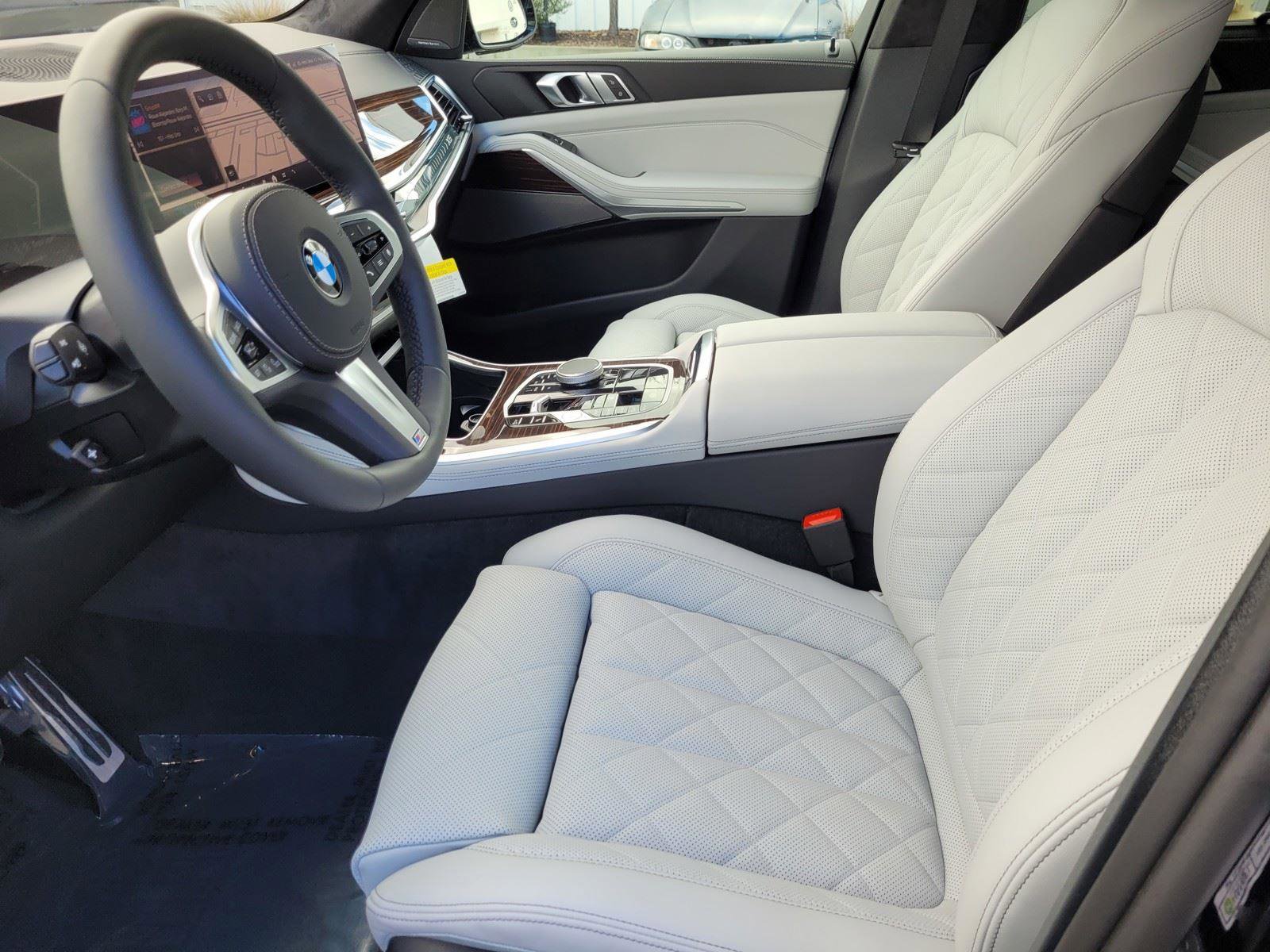 New 2026 BMW X5 xDrive40i w/ M Sport Package AWD/4WD image 16
