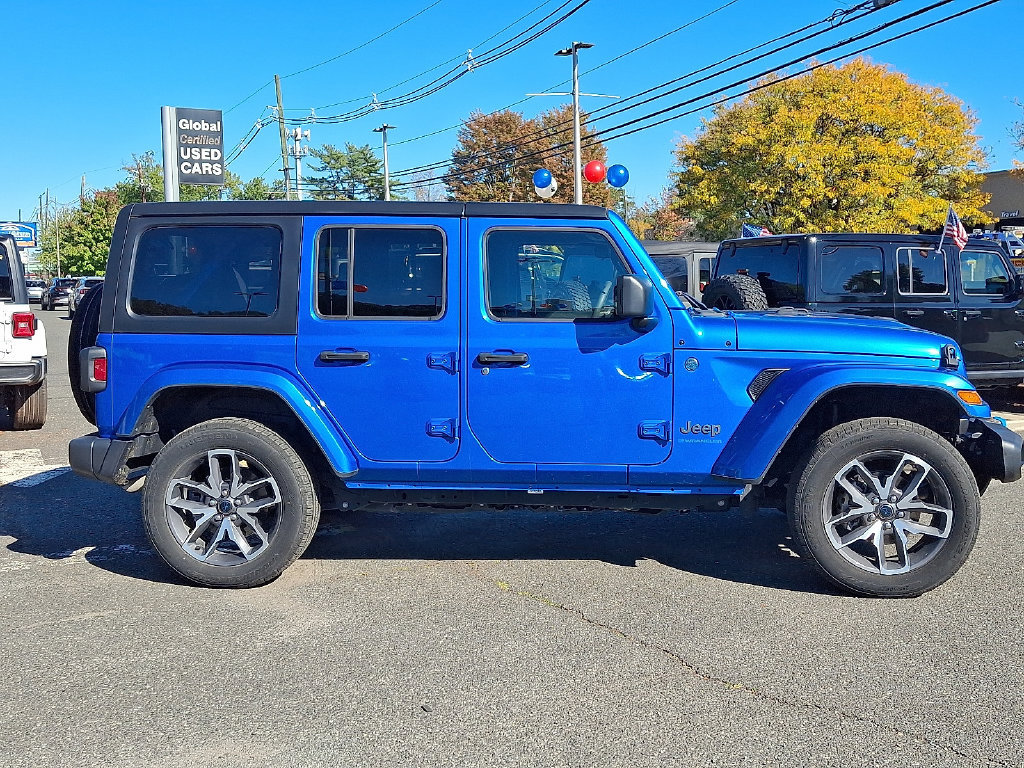 Used 2024 Jeep Wrangler Unlimited w/ Convenience Group AWD/4WD image 8