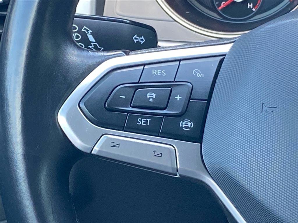 Used 2020 Volkswagen Atlas Cross Sport SE w/ Panoramic Sunroof Package image 7