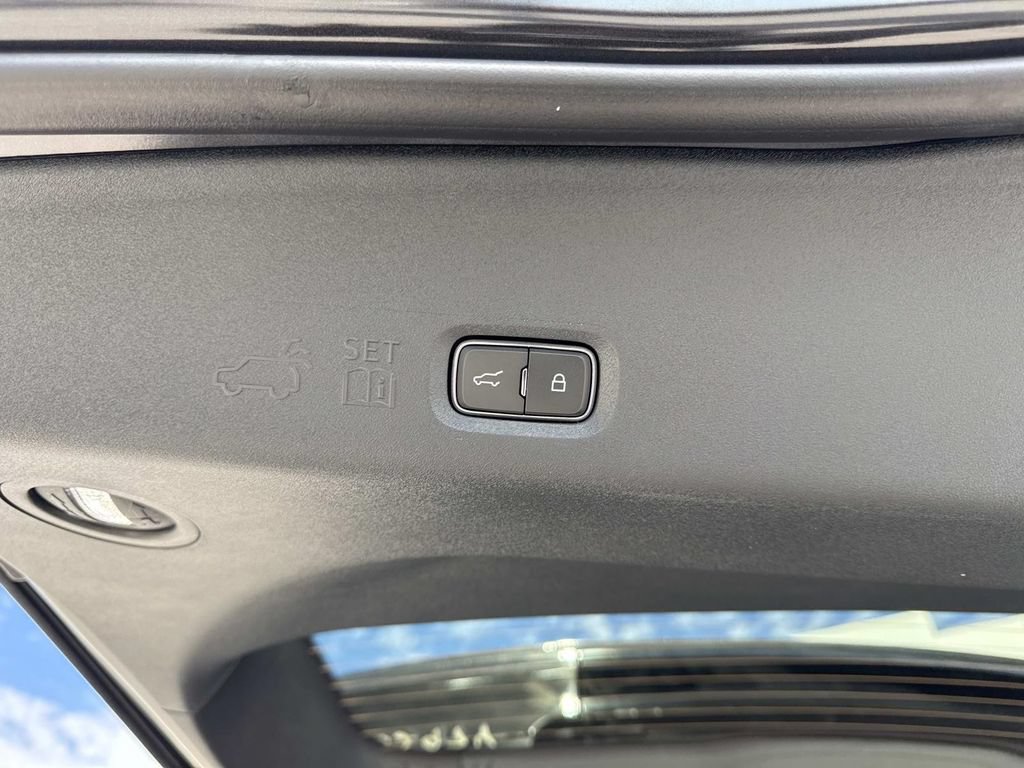 New 2026 Lincoln Navigator Reserve AWD/4WD image 14