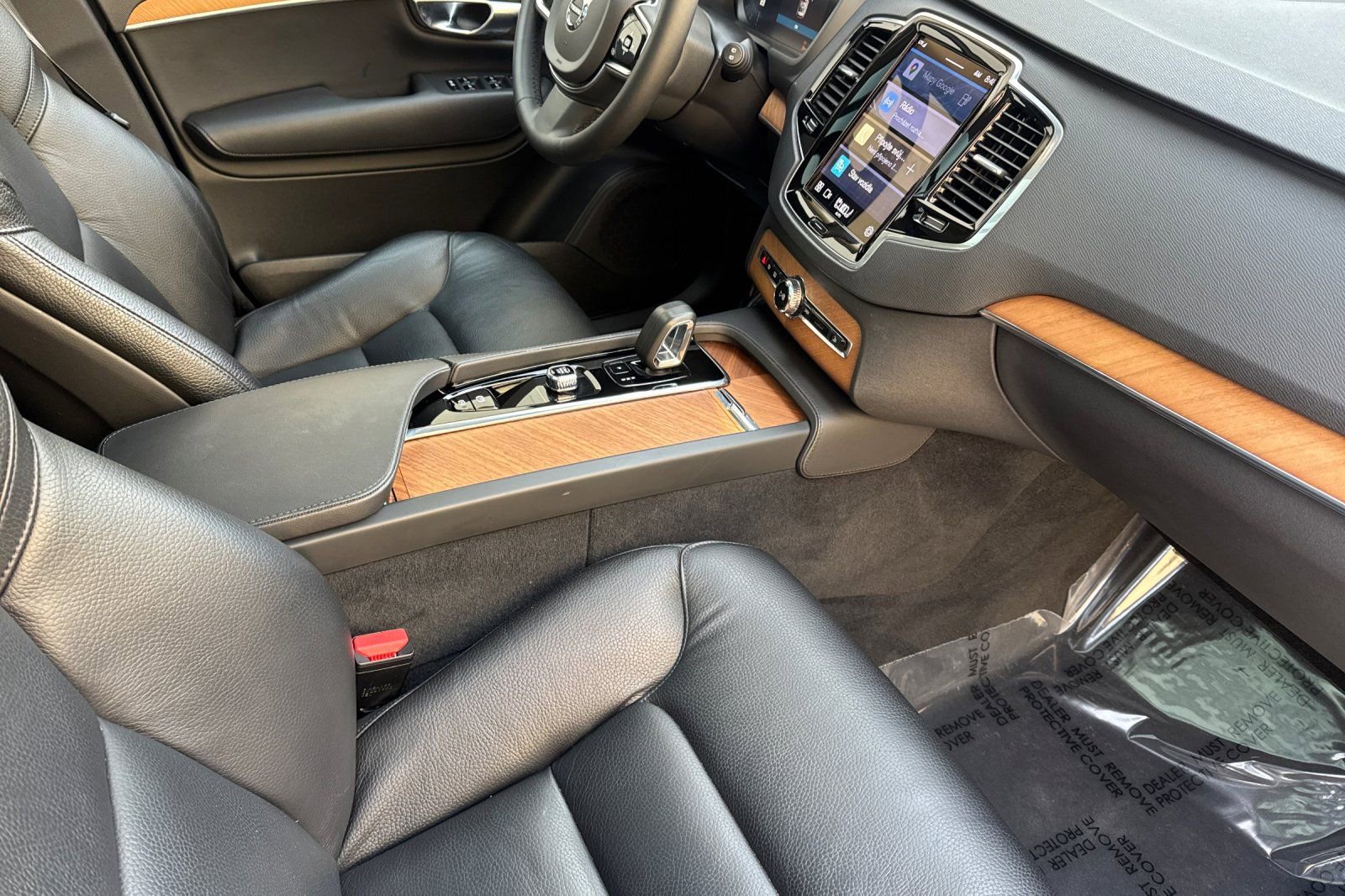 Used 2023 Volvo XC90 T8 Plus w/ Protection Package Premier image 17