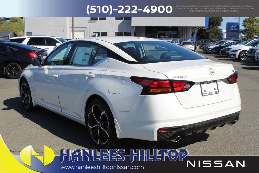 New 2025 Nissan Altima 2.5 SR image 9