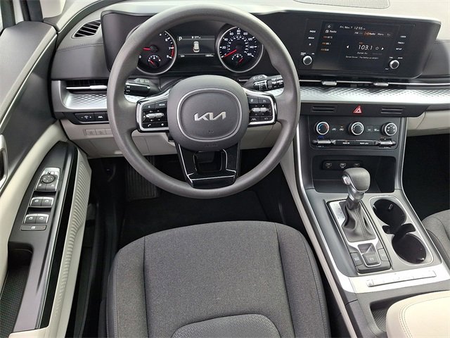 Used 2024 Kia Carnival LX image 13