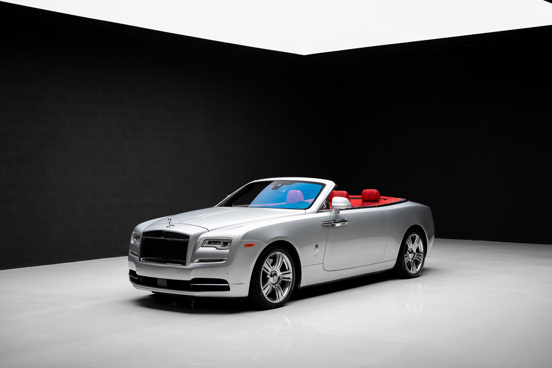 Used 2017 Rolls-Royce Dawn RWD image 6