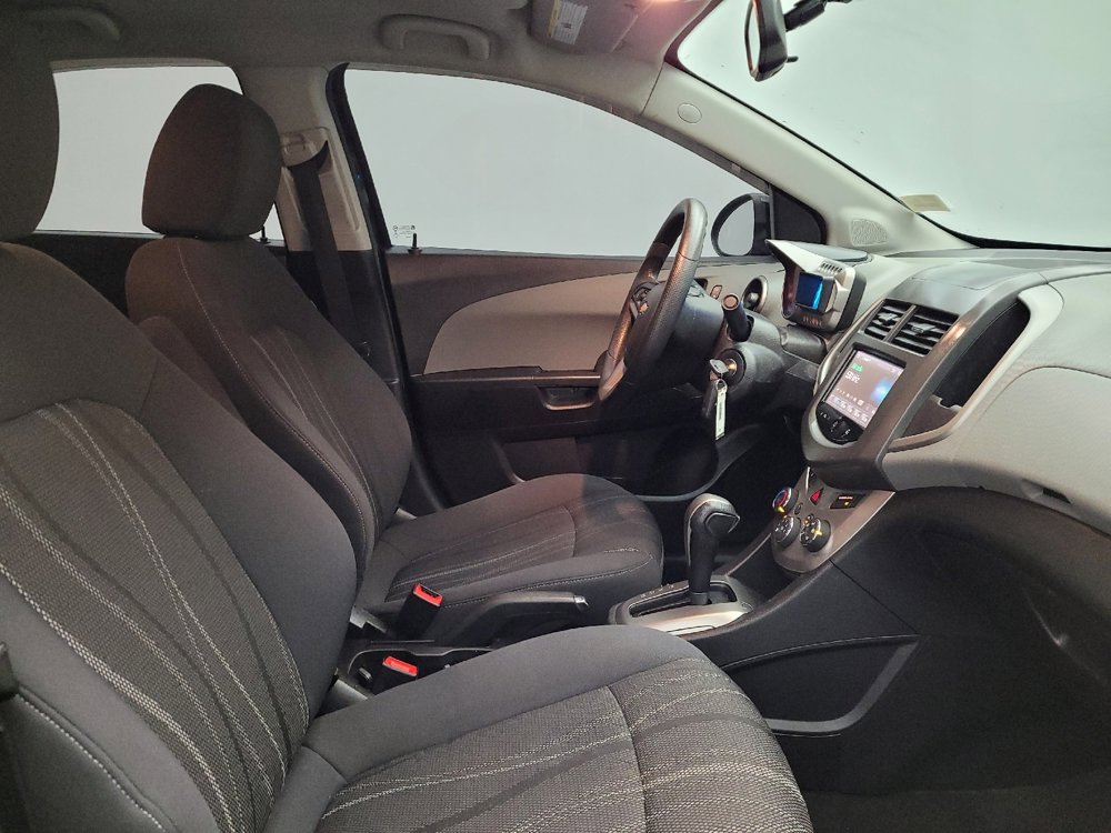 Used 2016 Chevrolet Sonic LT image 21