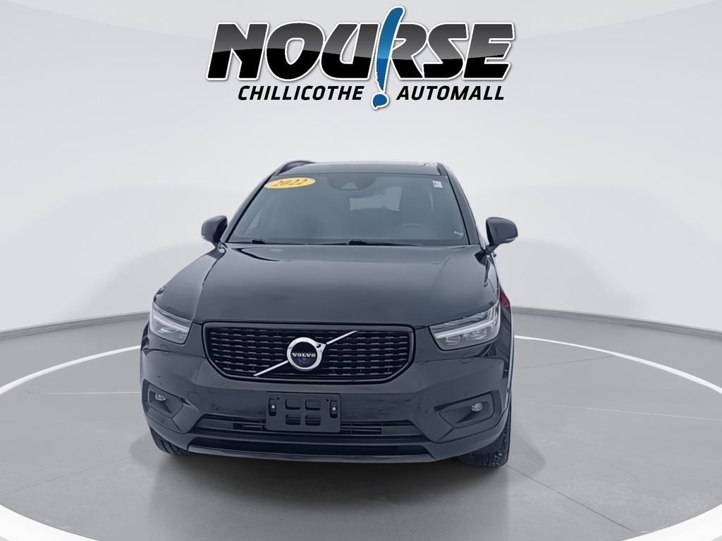 Used 2022 Volvo XC40 T5 R-Design image 3